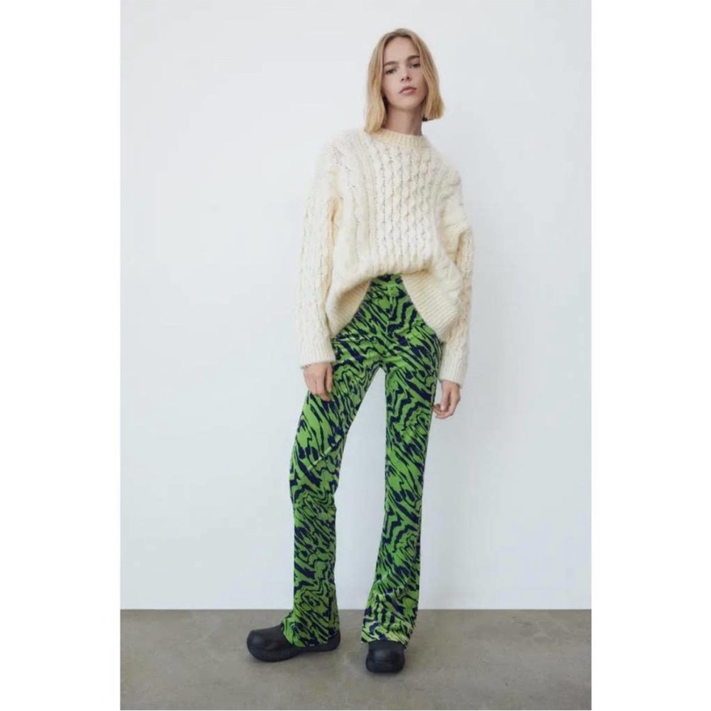 ZARA Hi-Rise Velvet Printed Flare Pants Sz Small